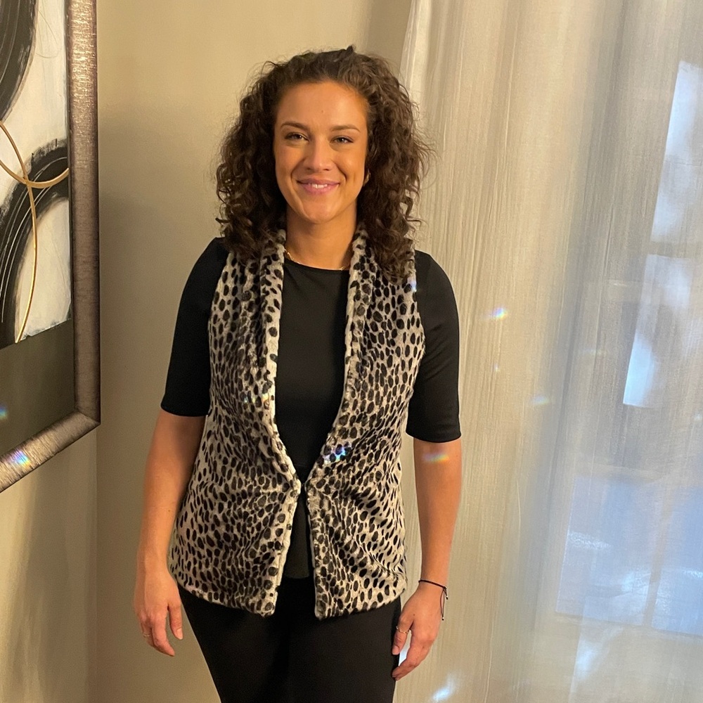 Women’s Faux Fur Leopard Print Vest. Carmen. Size Small